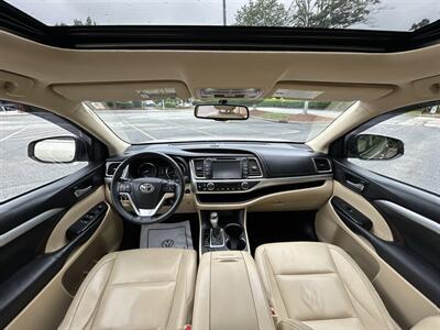 2015 Toyota Highlander XLE   - Photo 11 - Greensboro, NC 27407