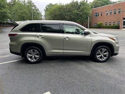 2015 Toyota Highlander XLE - Photo 6 - Greensboro, NC 27407