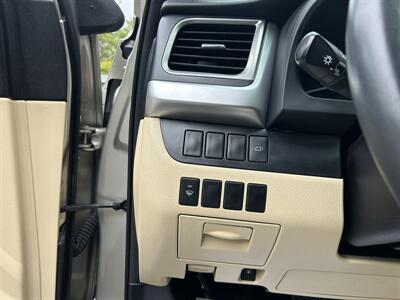2015 Toyota Highlander XLE   - Photo 23 - Greensboro, NC 27407