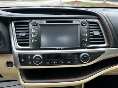 2015 Toyota Highlander XLE   - Photo 17 - Greensboro, NC 27407