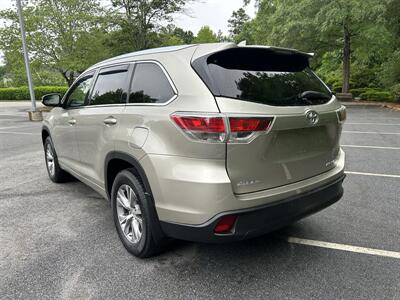 2015 Toyota Highlander XLE   - Photo 3 - Greensboro, NC 27407