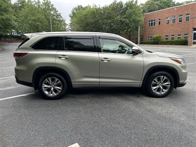 2015 Toyota Highlander XLE   - Photo 6 - Greensboro, NC 27407
