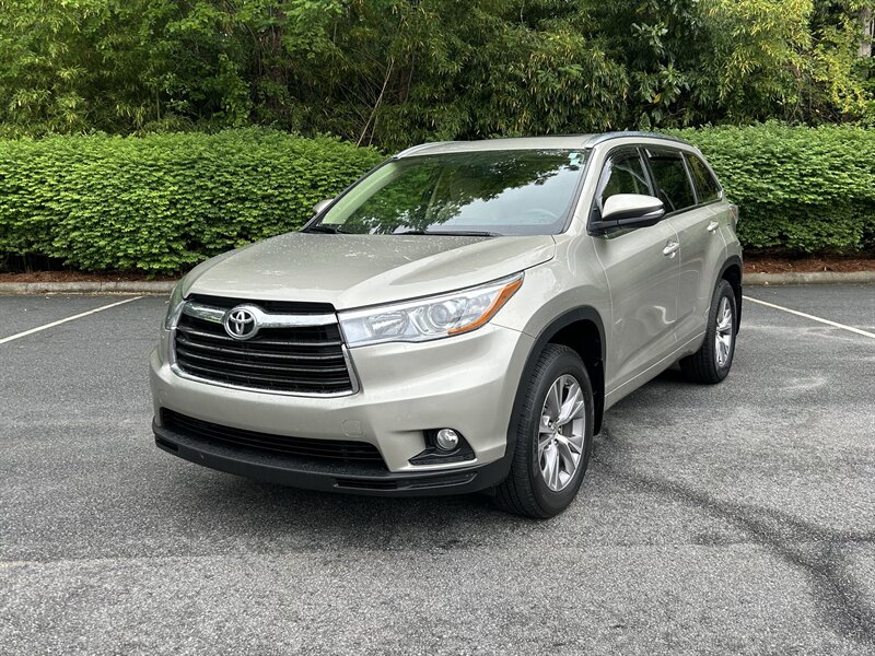 2015 Toyota Highlander XLE   - Photo 1 - Greensboro, NC 27407