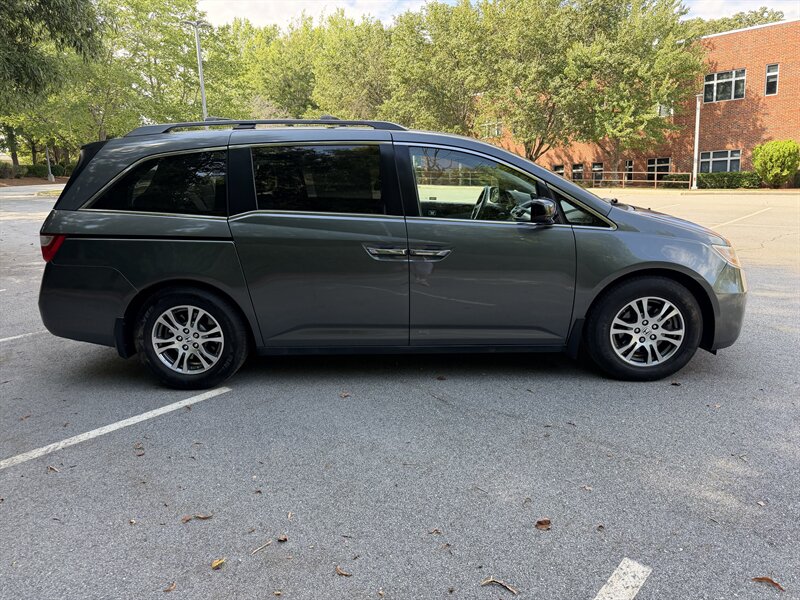 2012 Honda Odyssey EX-L - Photo 6 - Greensboro, NC 27407