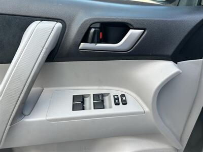 2012 Toyota Highlander   - Photo 18 - Greensboro, NC 27407