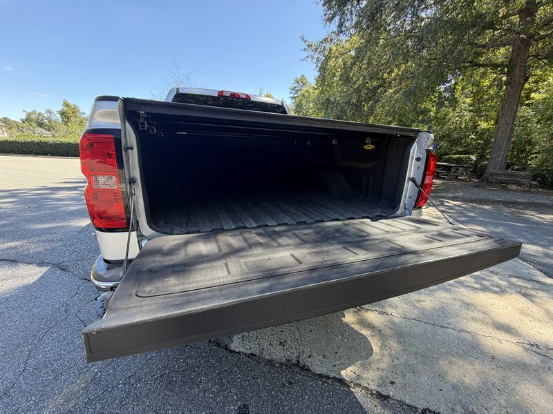 2018 Chevrolet Silverado 1500 LT - Photo 10 - Greensboro, NC 27407