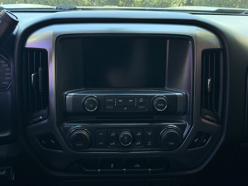 2018 Chevrolet Silverado 1500 LT - Photo 18 - Greensboro, NC 27407