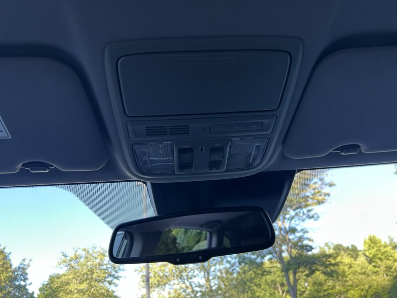 2017 Honda CR-V Touring - Photo 16 - Greensboro, NC 27407