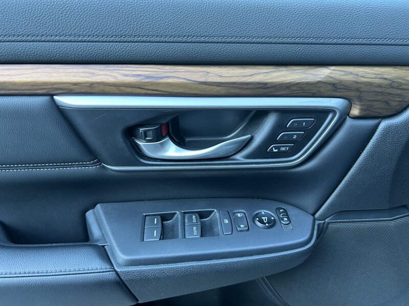 2017 Honda CR-V Touring - Photo 20 - Greensboro, NC 27407