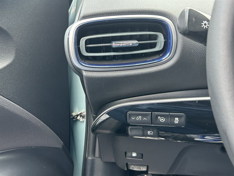 2017 Toyota Prius Four Touring - Photo 14 - Greensboro, NC 27407