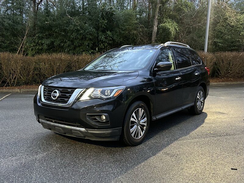 2020 Nissan Pathfinder SV's photo