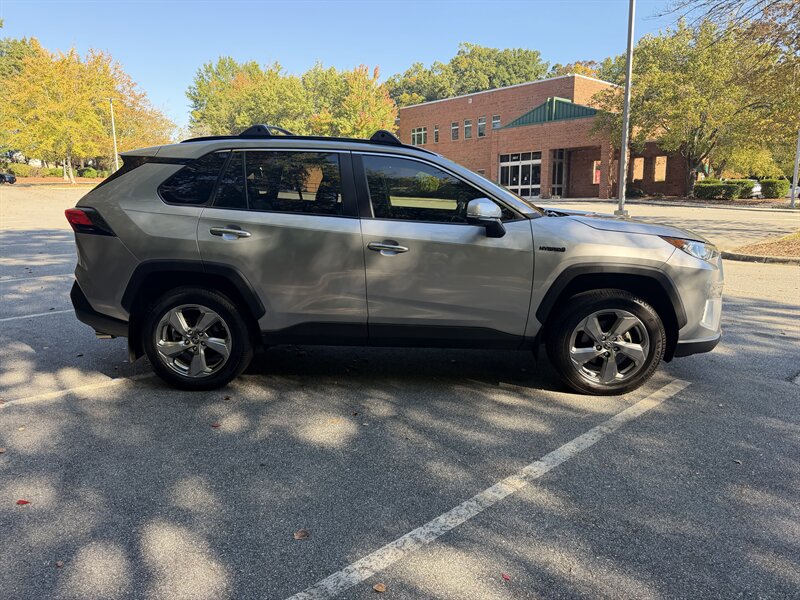 2020 Toyota RAV4 Hybrid Limited - Photo 6 - Greensboro, NC 27407
