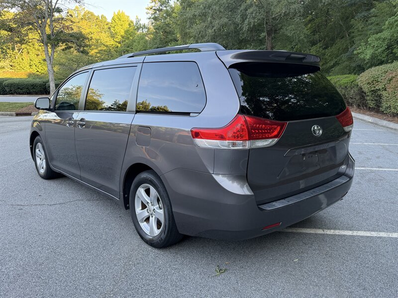 2012 Toyota Sienna LE 8-Passenger - Photo 3 - Greensboro, NC 27407
