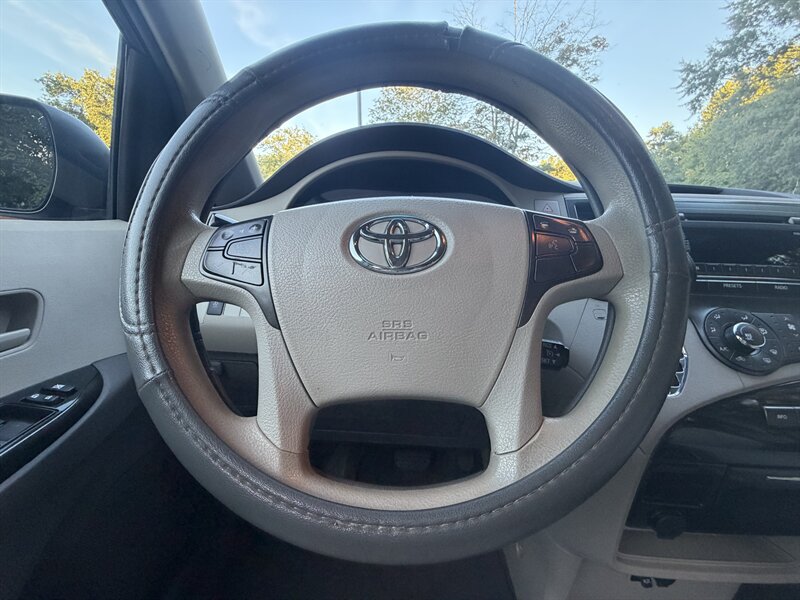 2012 Toyota Sienna LE 8-Passenger - Photo 13 - Greensboro, NC 27407