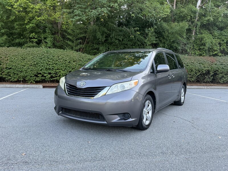 2012 Toyota Sienna LE 8-Passenger  