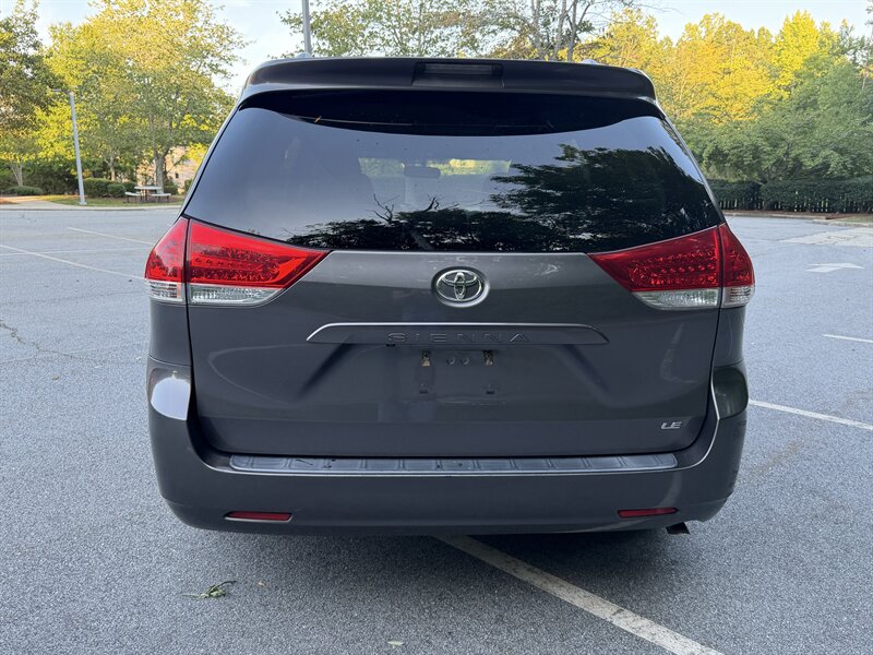 2012 Toyota Sienna LE 8-Passenger - Photo 4 - Greensboro, NC 27407