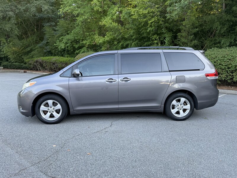 2012 Toyota Sienna LE 8-Passenger - Photo 2 - Greensboro, NC 27407