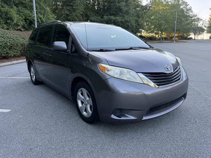 2012 Toyota Sienna LE 8-Passenger - Photo 7 - Greensboro, NC 27407