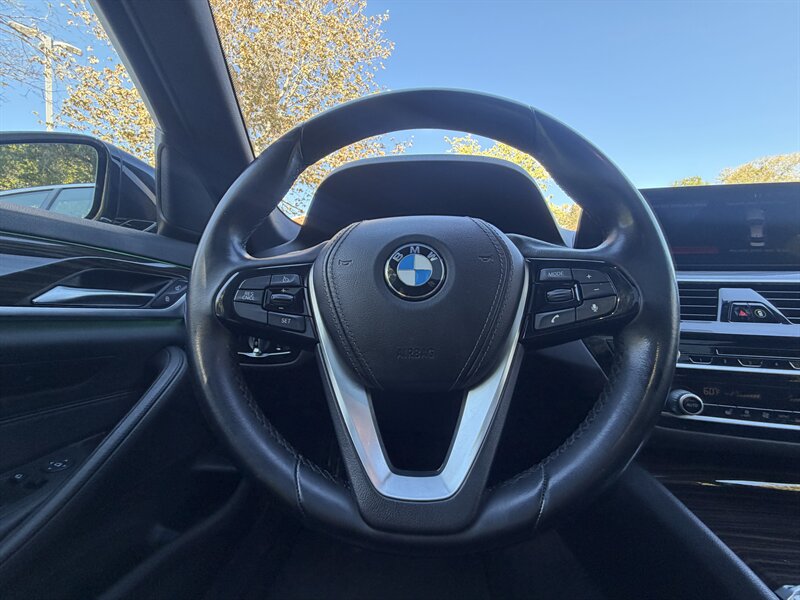 2018 BMW 5 Series 530i - Photo 13 - Greensboro, NC 27407