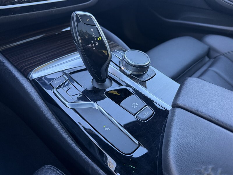 2018 BMW 5 Series 530i - Photo 25 - Greensboro, NC 27407