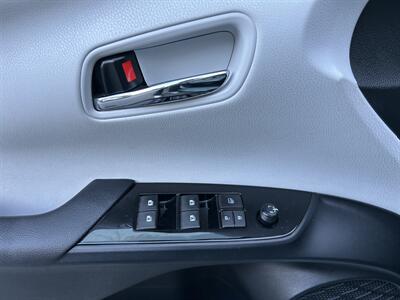 2016 Toyota Prius Three Touring   - Photo 19 - Greensboro, NC 27407