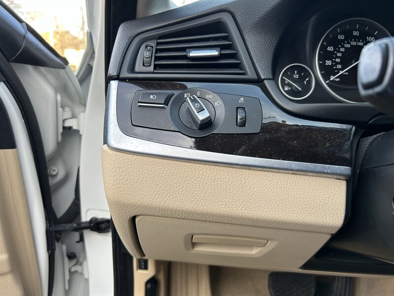 2013 BMW 5 Series 528i - Photo 20 - Greensboro, NC 27407