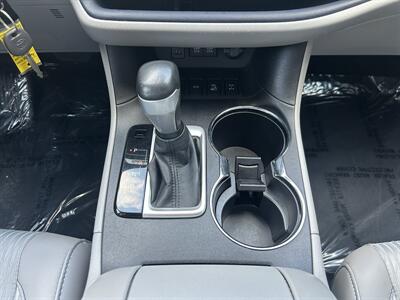 2017 Toyota Highlander LE Plus   - Photo 19 - Greensboro, NC 27407