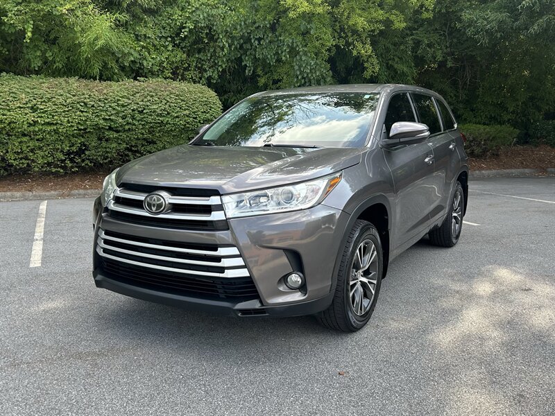2017 Toyota Highlander LE Plus   - Photo 1 - Greensboro, NC 27407