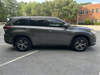 2017 Toyota Highlander LE Plus   - Photo 6 - Greensboro, NC 27407