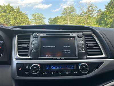 2017 Toyota Highlander LE Plus   - Photo 18 - Greensboro, NC 27407