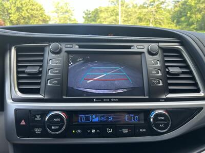2017 Toyota Highlander LE Plus   - Photo 27 - Greensboro, NC 27407