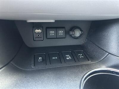 2017 Toyota Highlander LE Plus   - Photo 23 - Greensboro, NC 27407