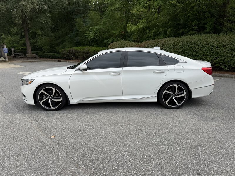 2018 Honda Accord Touring - Photo 2 - Greensboro, NC 27407