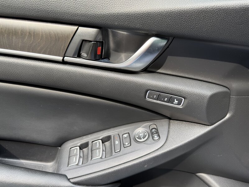 2018 Honda Accord Touring - Photo 19 - Greensboro, NC 27407
