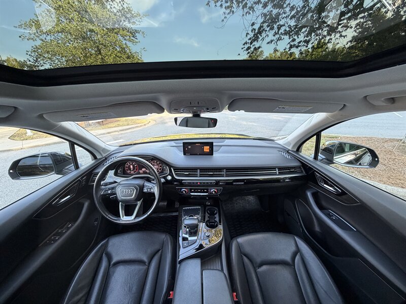 2019 Audi Q7 quattro Premium Plus 55 T - Photo 11 - Greensboro, NC 27407