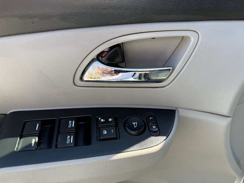 2015 Honda Odyssey EX-L - Photo 24 - Greensboro, NC 27407