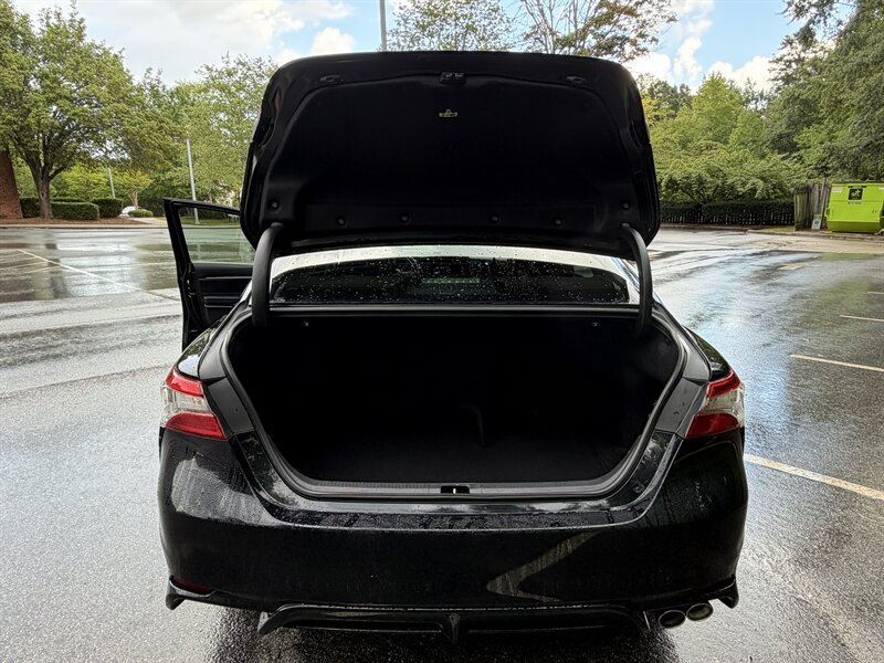 2018 Toyota Camry SE - Photo 9 - Greensboro, NC 27407