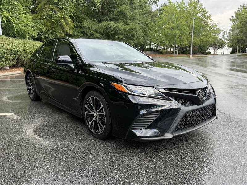 2018 Toyota Camry SE - Photo 7 - Greensboro, NC 27407