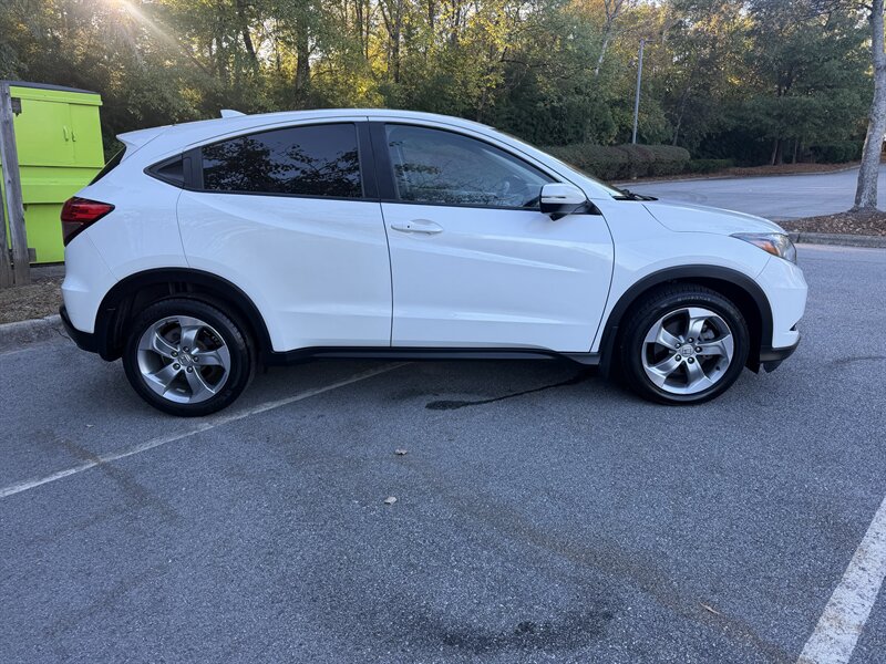 2017 Honda HR-V EX - Photo 6 - Greensboro, NC 27407