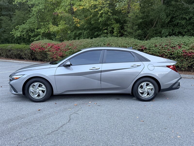 2024 Hyundai ELANTRA SE - Photo 2 - Greensboro, NC 27407