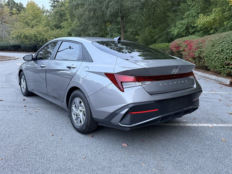 2024 Hyundai ELANTRA SE - Photo 3 - Greensboro, NC 27407