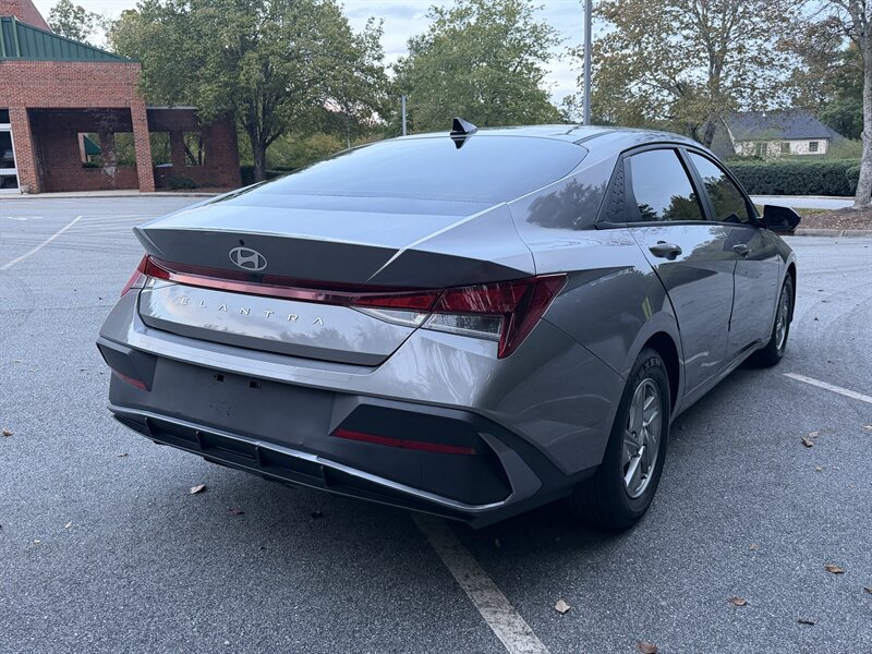 2024 Hyundai ELANTRA SE - Photo 5 - Greensboro, NC 27407