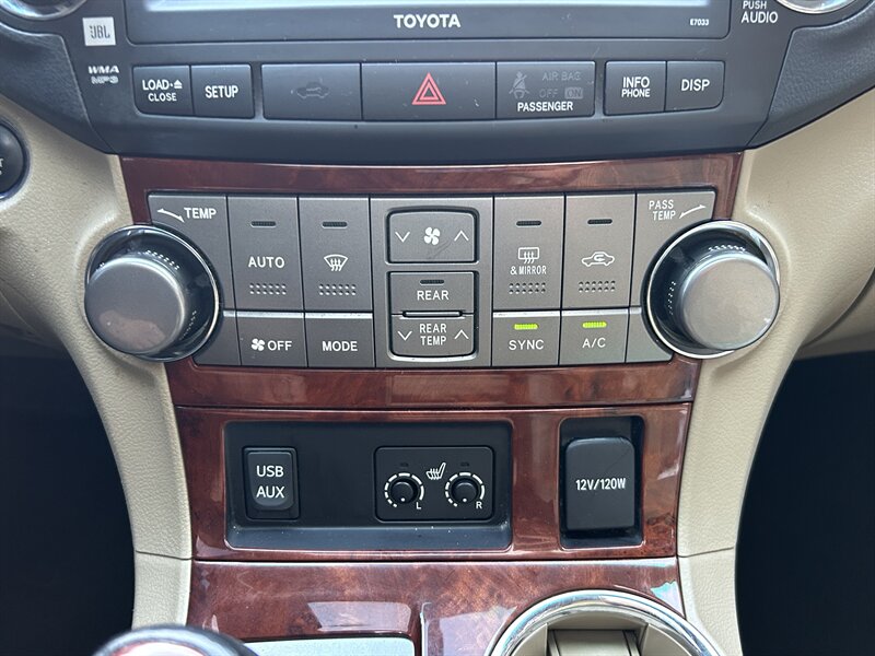 2012 Toyota Highlander Limited   - Photo 18 - Greensboro, NC 27407