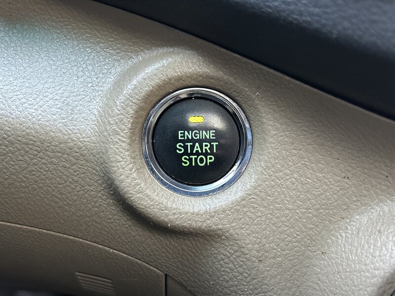 2012 Toyota Highlander Limited   - Photo 16 - Greensboro, NC 27407