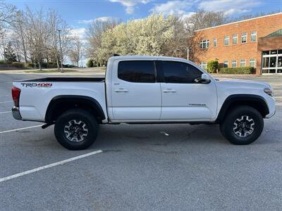 2017 Toyota Tacoma TRD Off-Road - Photo 6 - Greensboro, NC 27407