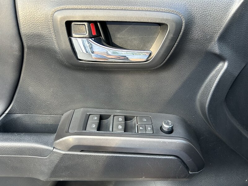 2017 Toyota Tacoma TRD Off-Road - Photo 21 - Greensboro, NC 27407