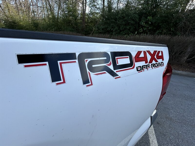 2017 Toyota Tacoma TRD Off-Road - Photo 10 - Greensboro, NC 27407