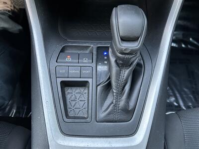 2019 Toyota RAV4 LE   - Photo 19 - Greensboro, NC 27407