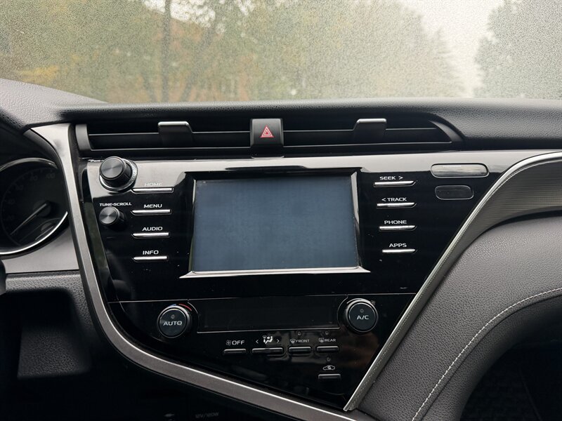 2018 Toyota Camry SE - Photo 13 - Greensboro, NC 27407