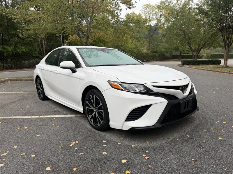 2018 Toyota Camry SE - Photo 7 - Greensboro, NC 27407